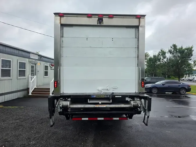 2017 FREIGHTLINER/MERCEDES M2 106