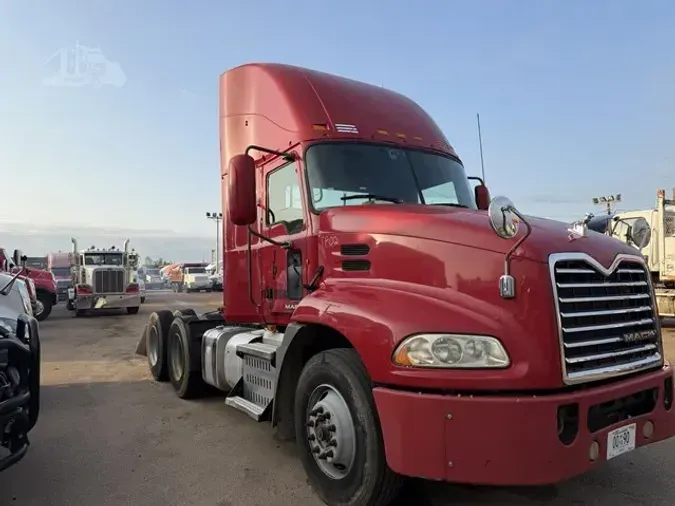 2013 MACK PINNACLE CXU6133996a700443fee9a8c8c0898e6797b0a