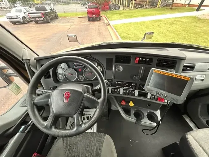 2022 KENWORTH T680