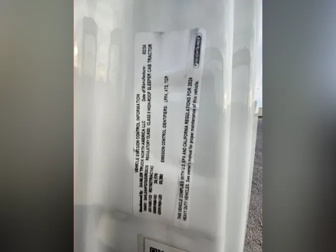 2025 FREIGHTLINER Cascadia 126399b36f91f1a04a595e3131b47315e42