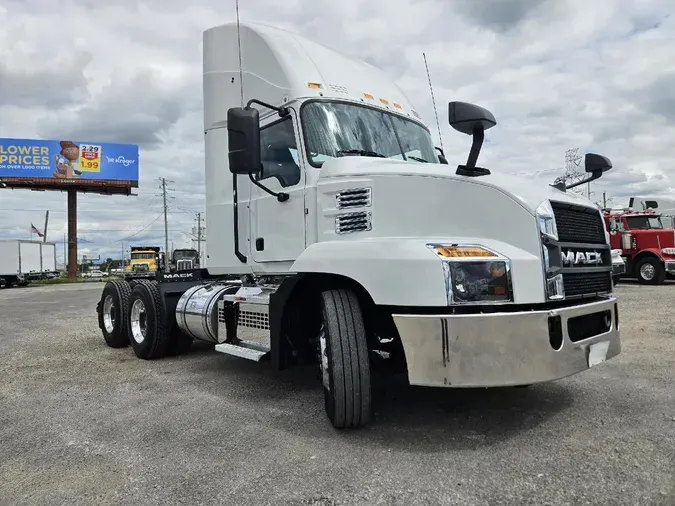 2020 MACK AN64T