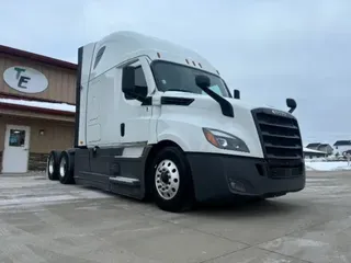 2022 Freightliner Cascadia 126