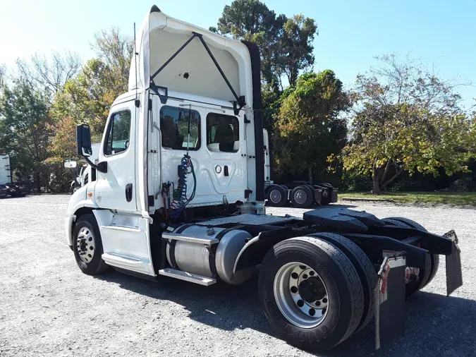 2018 FREIGHTLINER/MERCEDES CASCADIA 113