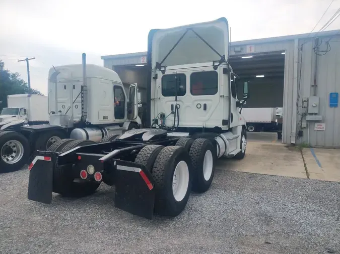 2019 FREIGHTLINER CASCADIA 125