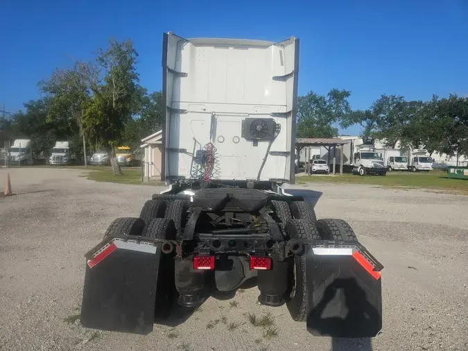 2019 NAVISTAR INTERNATIONAL LT625 SLPR CAB