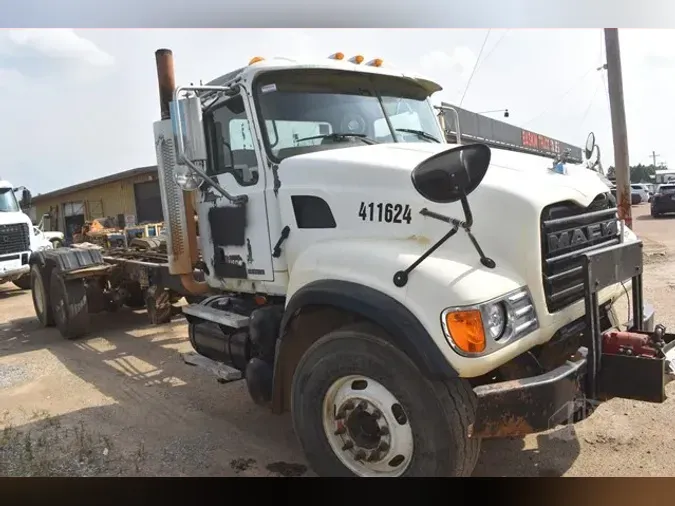 2007 MACK GRANITE CV713