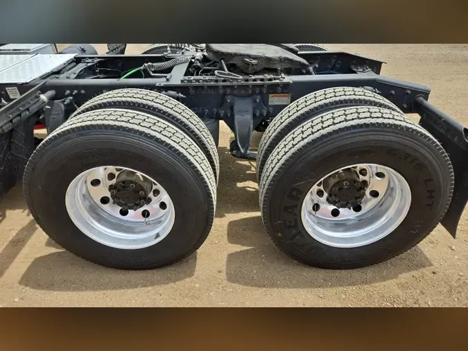2019 Freightliner Cascadia 126