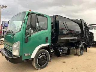 2014 ISUZU NRR