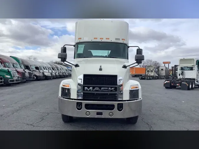 2020 Mack Anthem