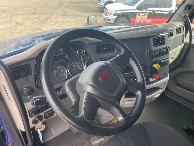 2022 Peterbilt 579