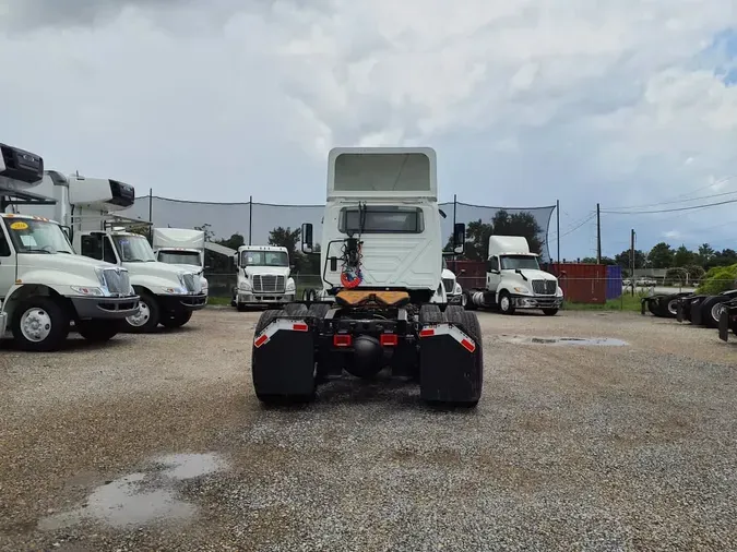 2019 NAVISTAR INTERNATIONAL LT625 DAYCAB T/A