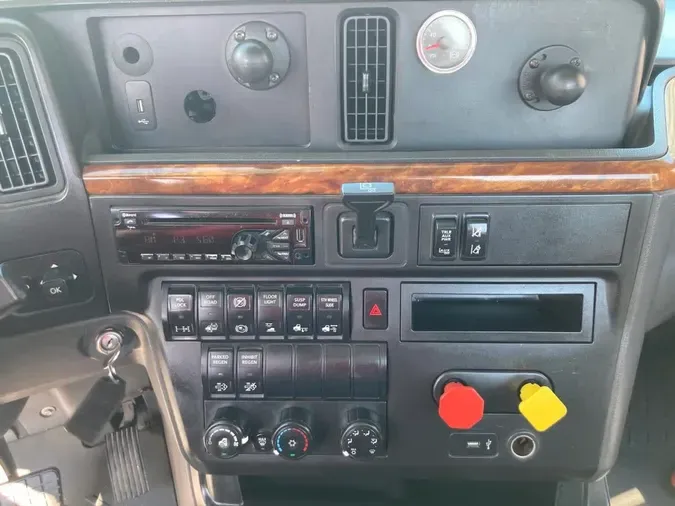 2019 NAVISTAR INTERNATIONAL LT625 DAYCAB T/A39b57d316bf8bea05865991ced8a5aa8