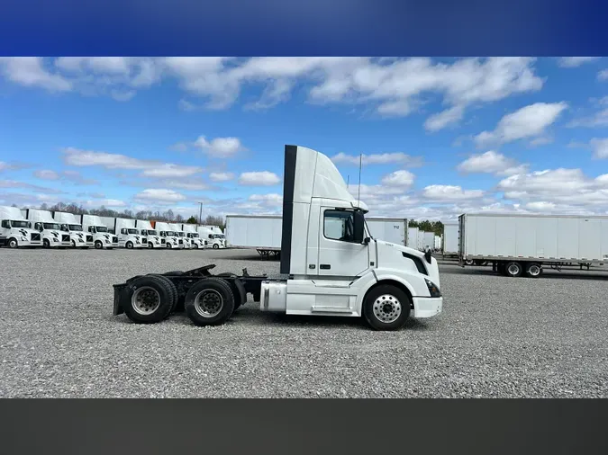 2018 Volvo VNL300