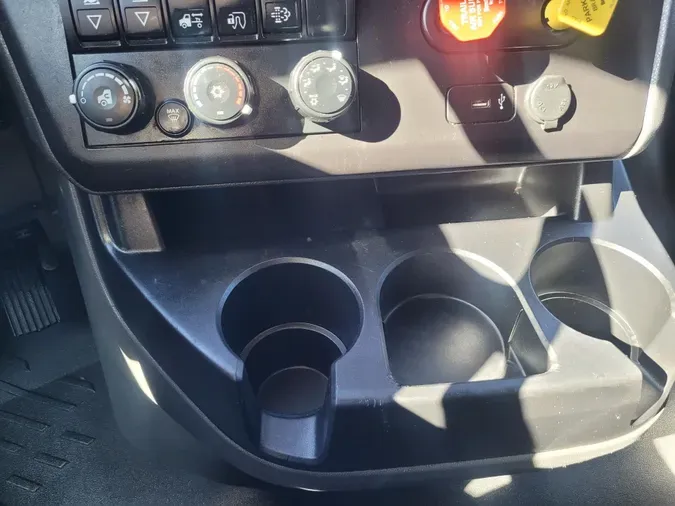 2022 International LT625