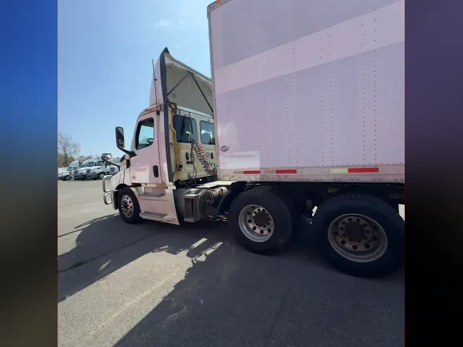 2019 FREIGHTLINER/MERCEDES NEW CASCADIA 116