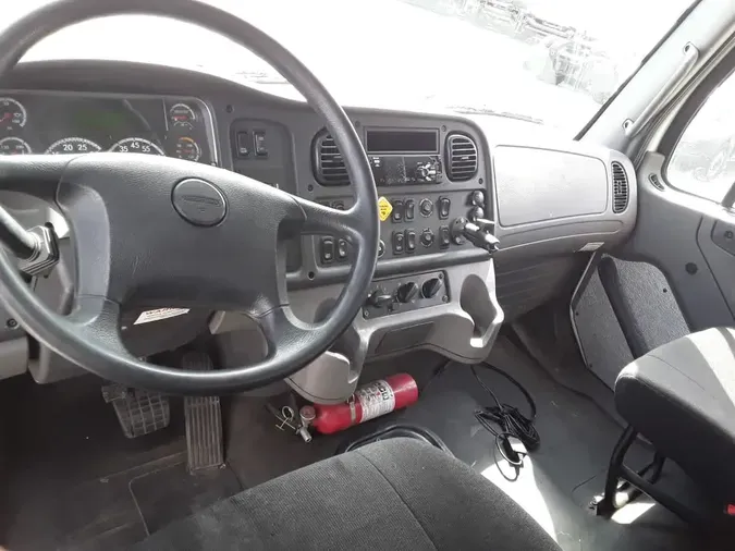 2020 FREIGHTLINER M2 106