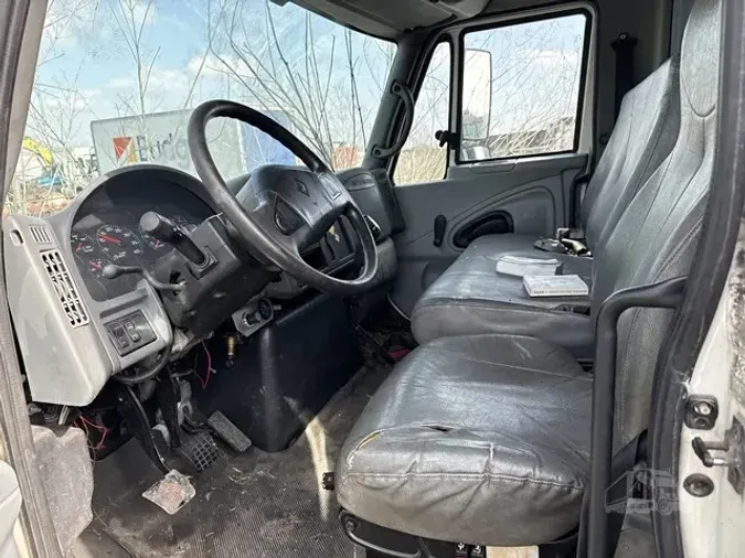 2003 INTERNATIONAL DURASTAR 4400