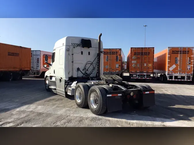 2021 Freightliner Cascadia 12639bff1a09be381450f8f65650400800e