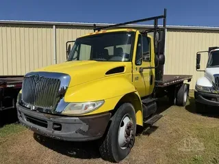 2004 INTERNATIONAL DURASTAR 4300