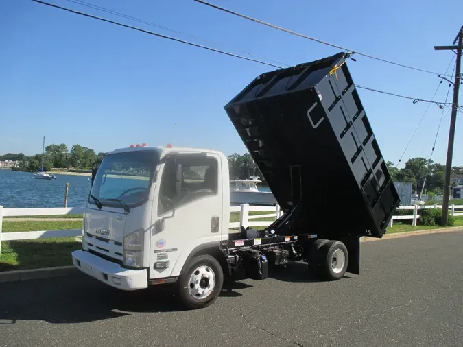 2014 ISUZU NPR-HD