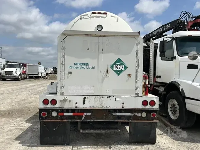 2003 FREIGHTLINER FLC112