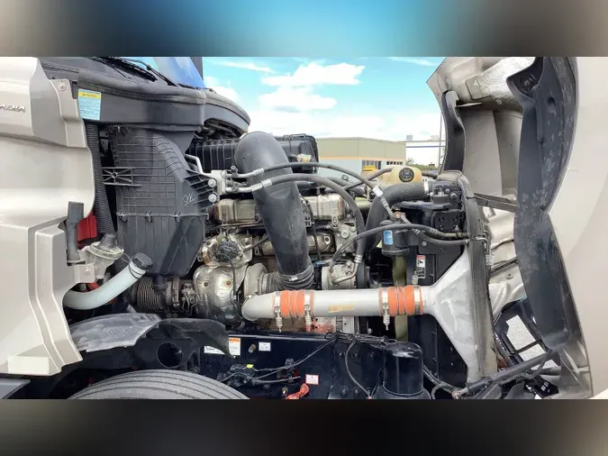 2022 Freightliner Cascadia 126