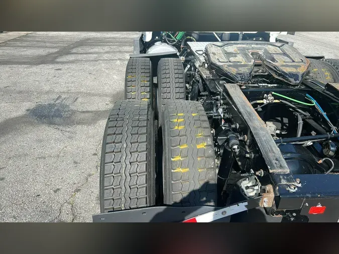 2021 Freightliner Cascadia 126