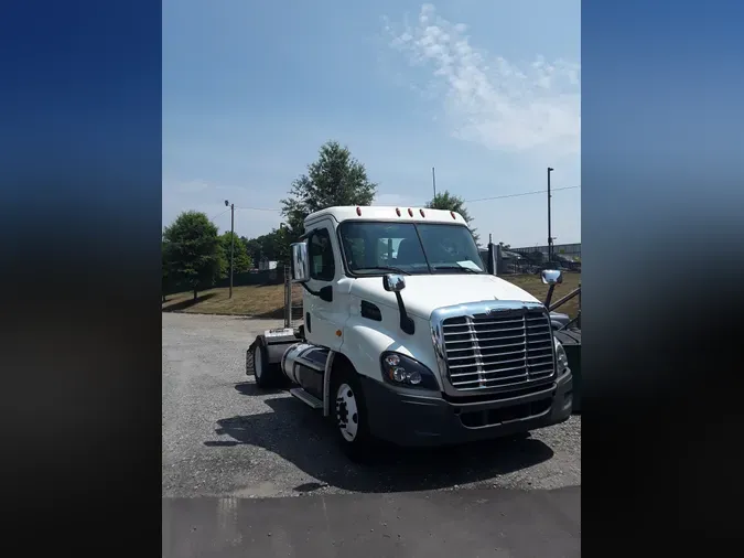 2018 FREIGHTLINER/MERCEDES CASCADIA 113