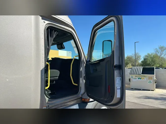 2024 Freightliner Cascadia 126