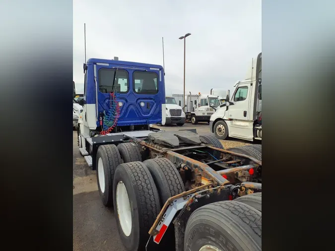 2019 FREIGHTLINER/MERCEDES CASCADIA 125
