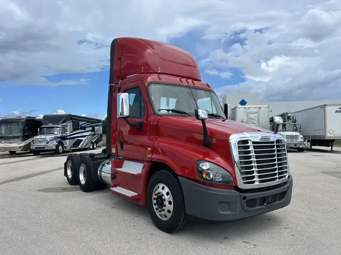 2019 Freightliner Cascadia 125