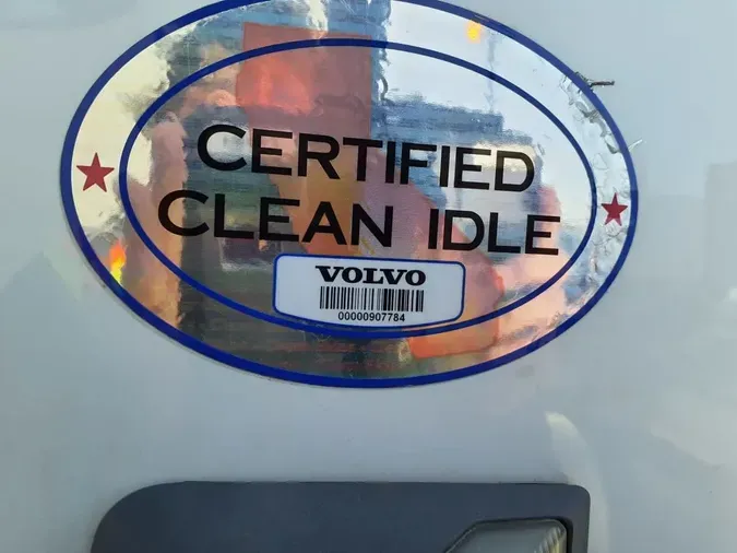 2020 VOLVO VNL64T-760