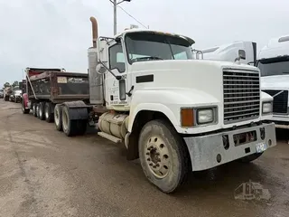 2009 MACK PINNACLE CHU613