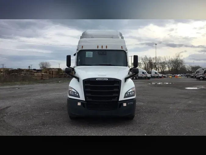 2021 Freightliner Cascadia 126