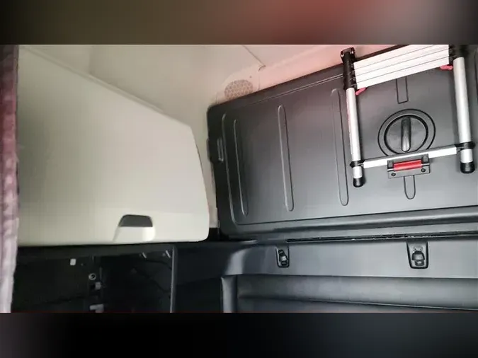 2023 FREIGHTLINER CA126