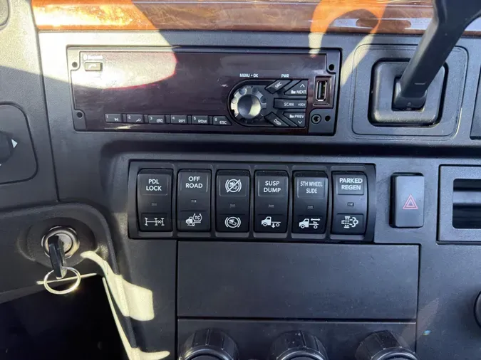 2020 International LT625