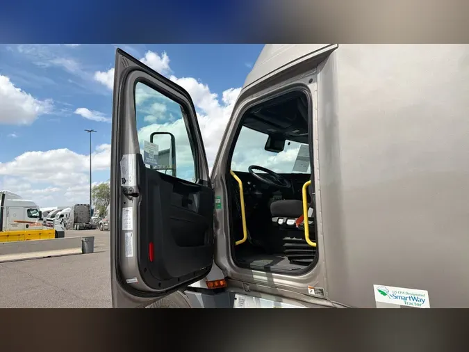 2025 Freightliner Cascadia 12639da438a4052b1c36bc4dc83a0809cb8