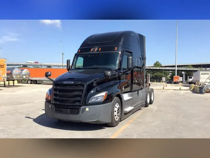 2023 Freightliner Cascadia 126