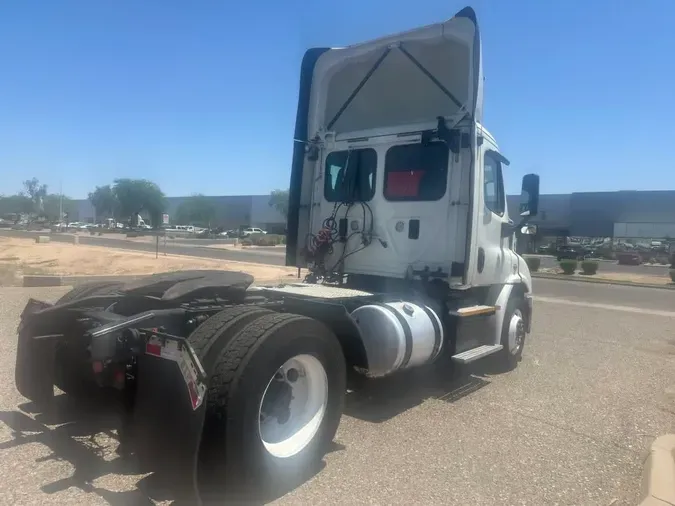 2017 FREIGHTLINER CASCADIA 113