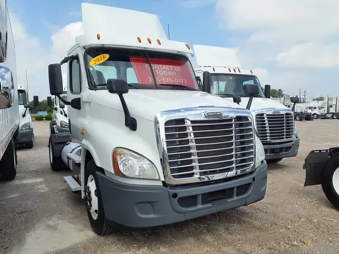 2016 FREIGHTLINER/MERCEDES CASCADIA 125