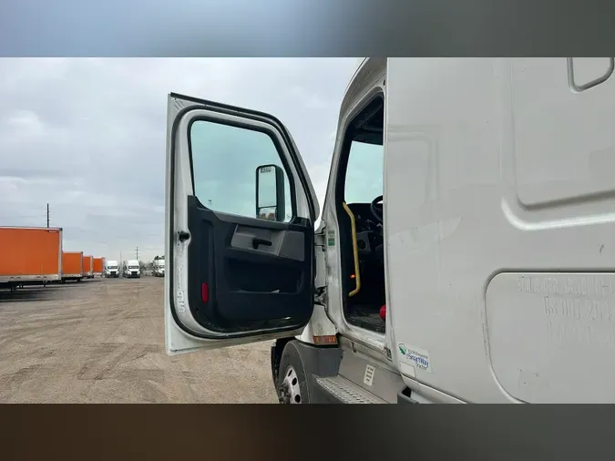 2022 Freightliner Cascadia 126