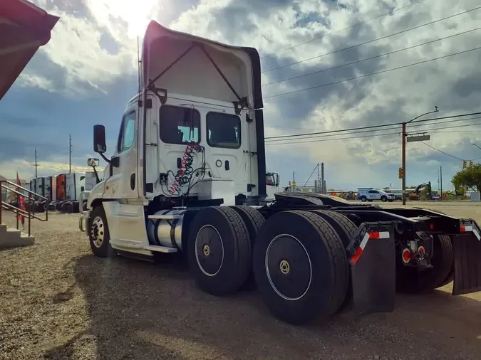 2019 FREIGHTLINER/MERCEDES CASCADIA 125