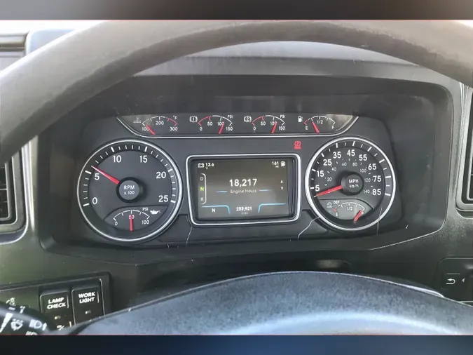 2019 INT LT625 6x4