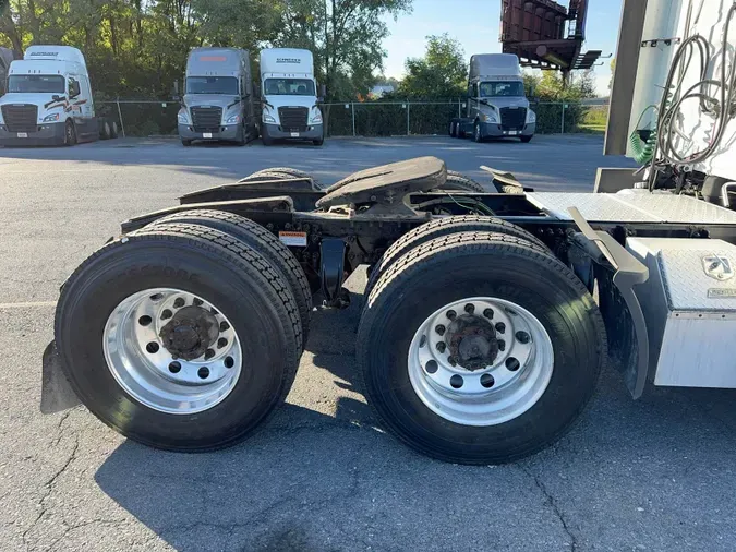2021 Freightliner Cascadia 12639f7bc716e159a8b6a28316f4b6db4c7