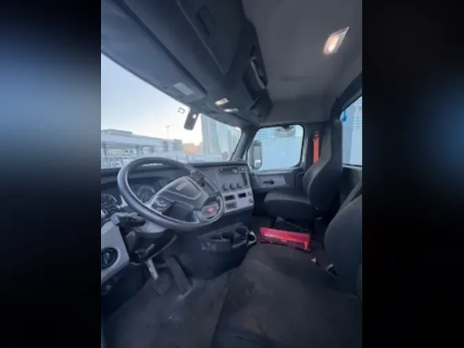 2020 FREIGHTLINER NEW CASCADIA 116