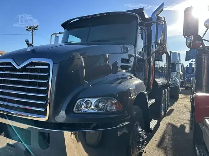 2013 MACK PINNACLE CXU612