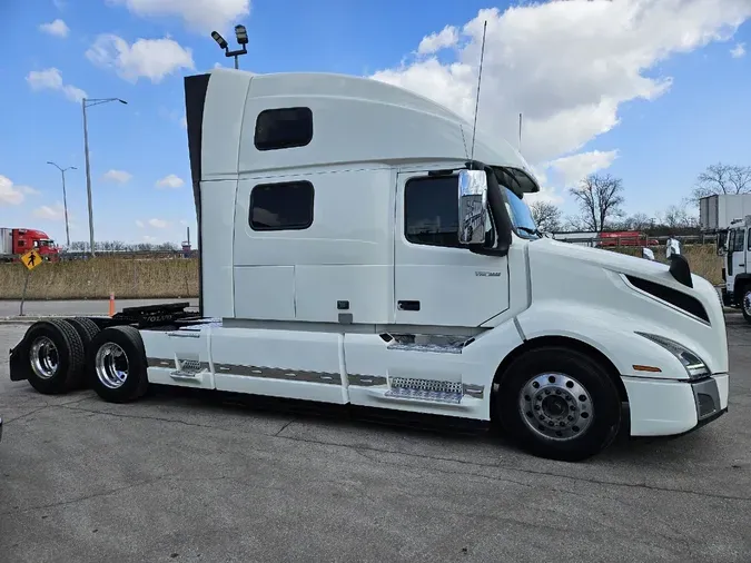2023 VOLVO VNL64T860