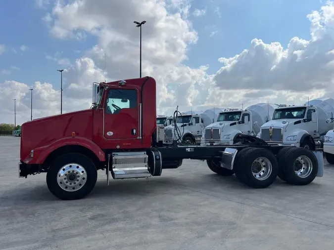 2020 Kenworth T800