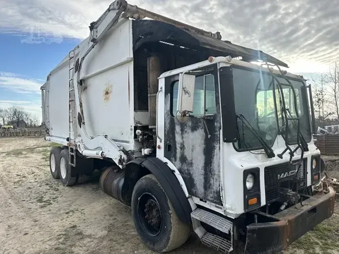 2007 MACK MR688