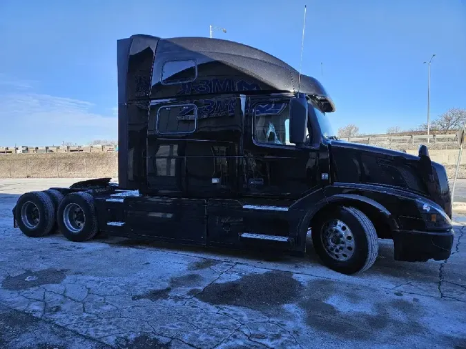 2018 VOLVO VNL780